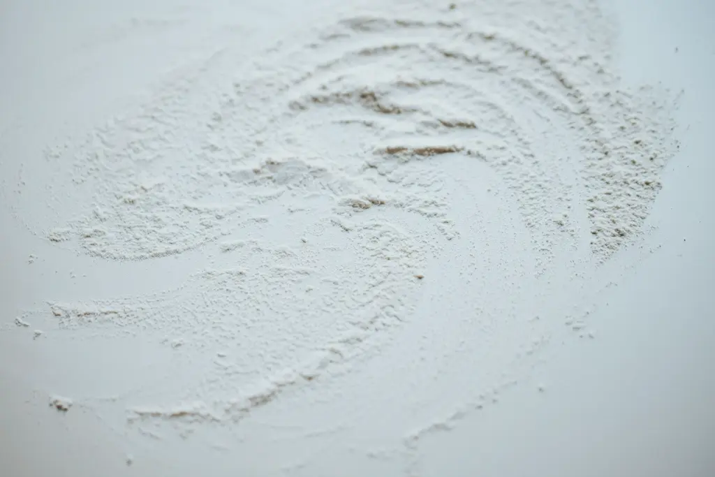 unsplash_KMEqlxz3mKc_flour.webp